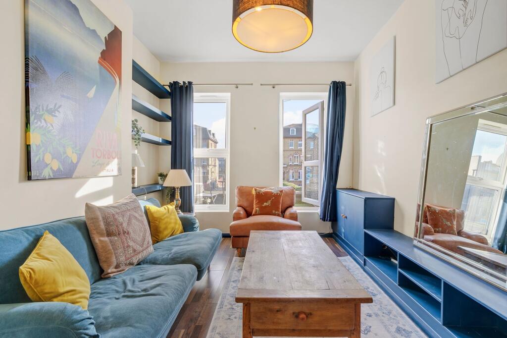 Living room/Bedroom 3