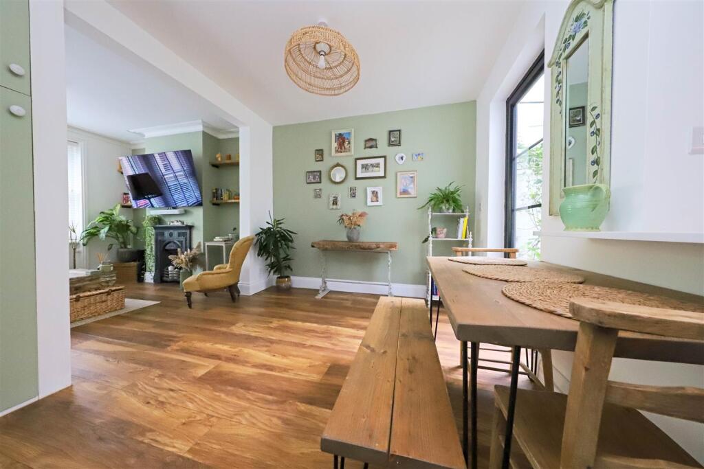 nicholas james blaker st dining 2.jpg