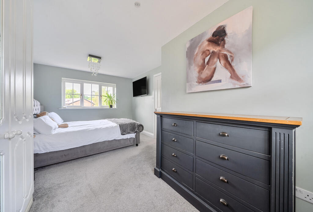 1296810-16-683862...