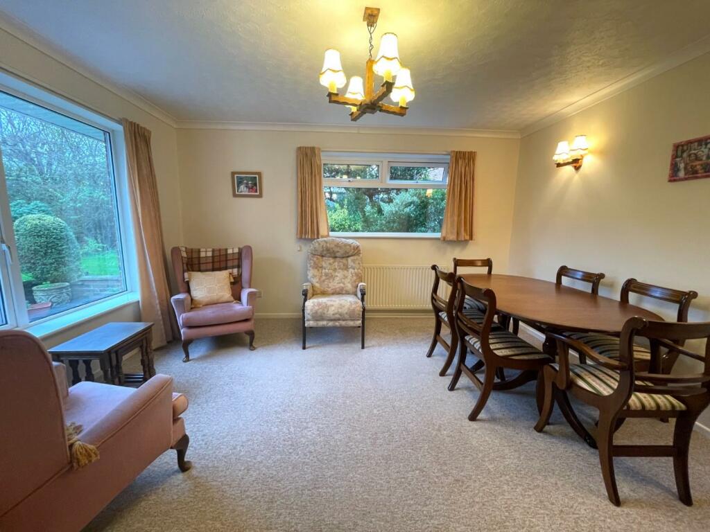 Dining Room.JPG