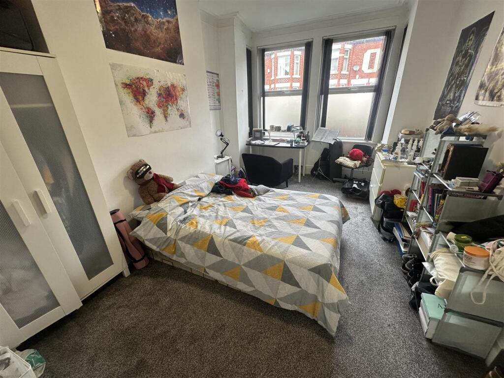 2dr.room2.JPG
