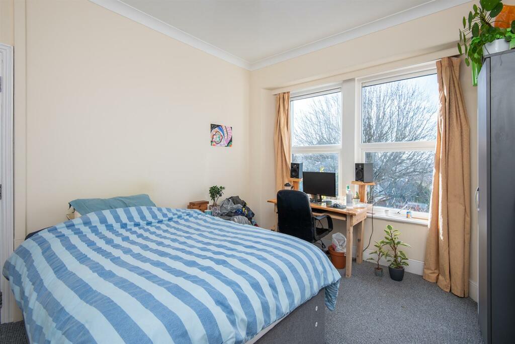 Bed 3.jpg