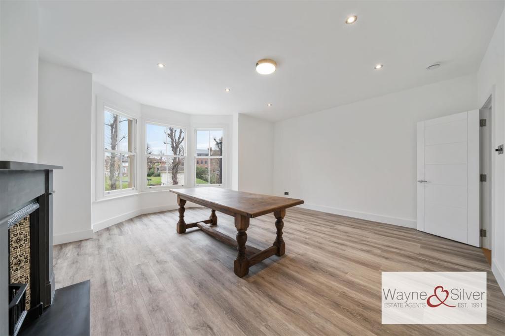 61 Highgate West Hill N6 6BU-9.jpg