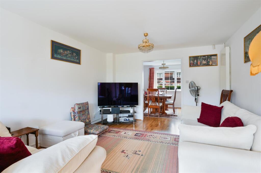 CUDDINGTON CLOSE, (8).jpg