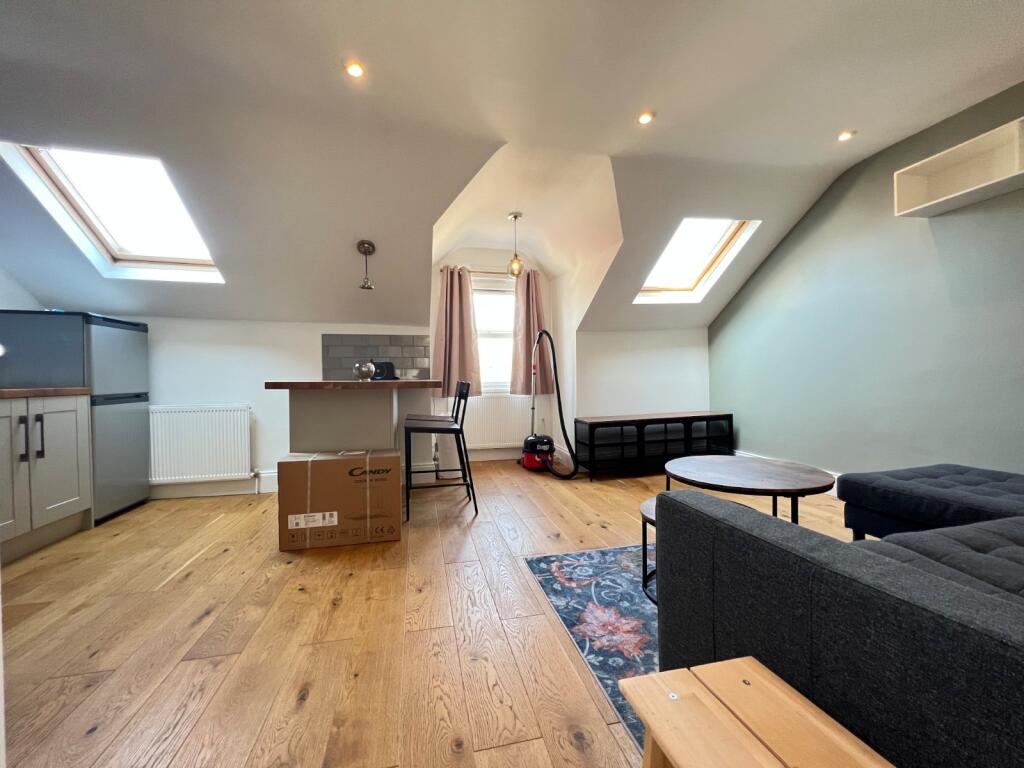 Lounge/Kitchen