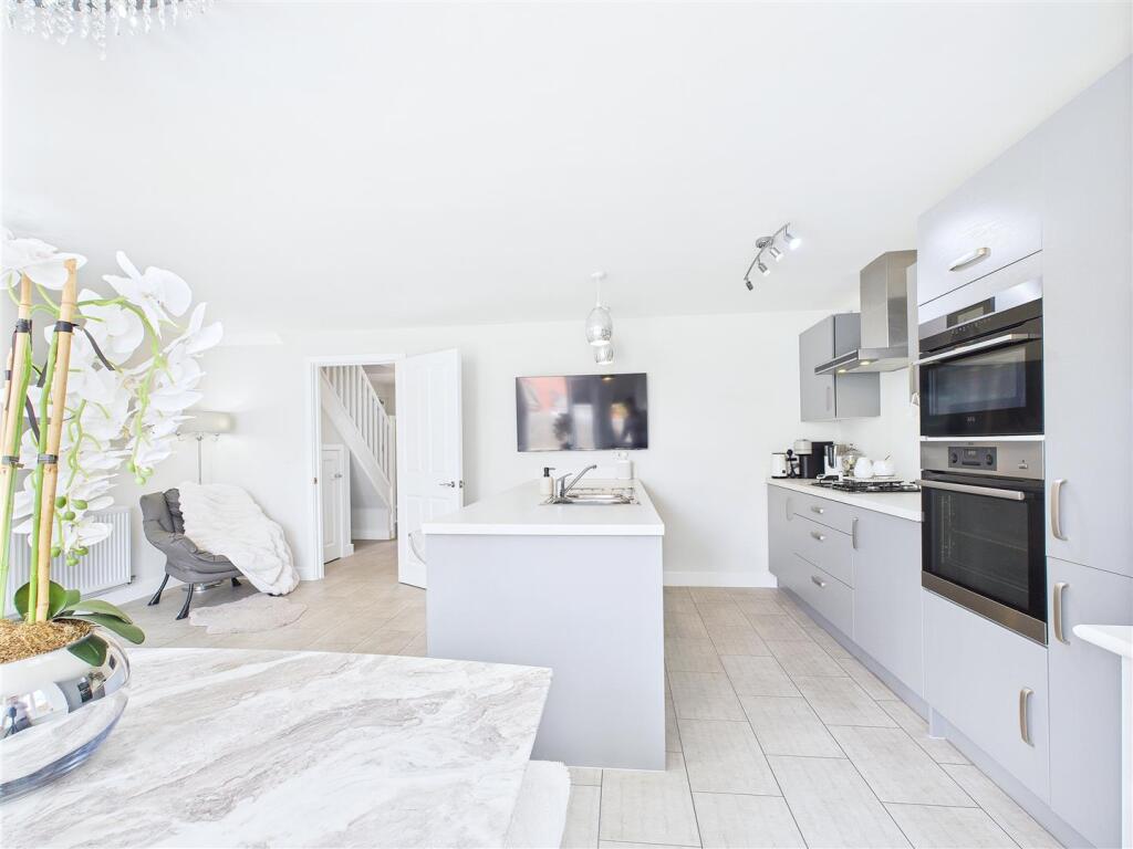 Winfield Way, Blackfordby (14).jpg