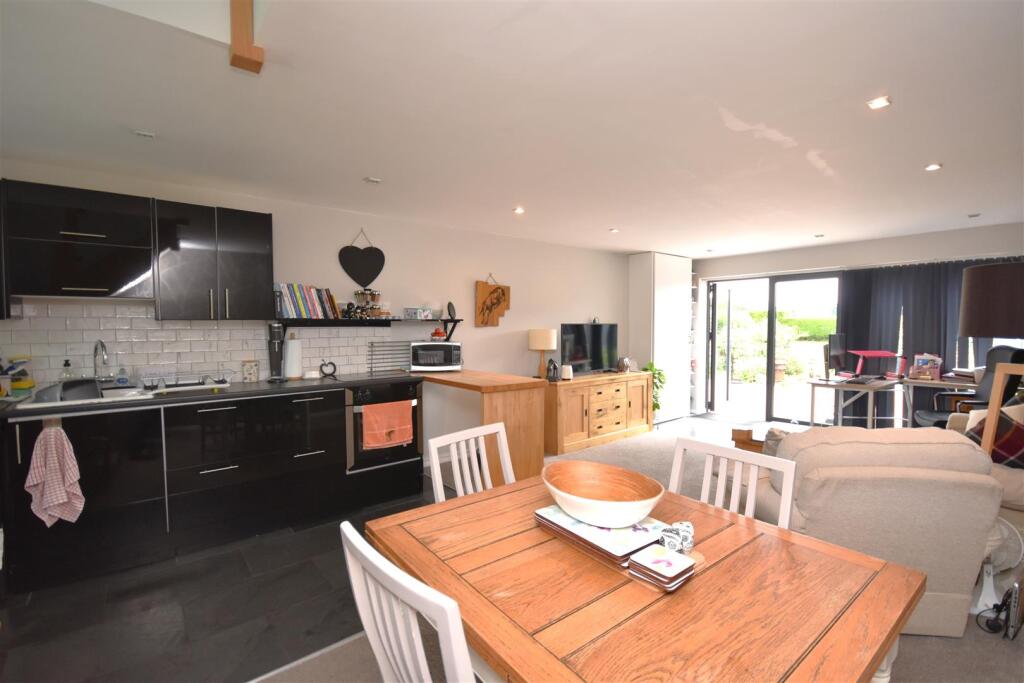 DSC_0122 - Copy (3).JPG