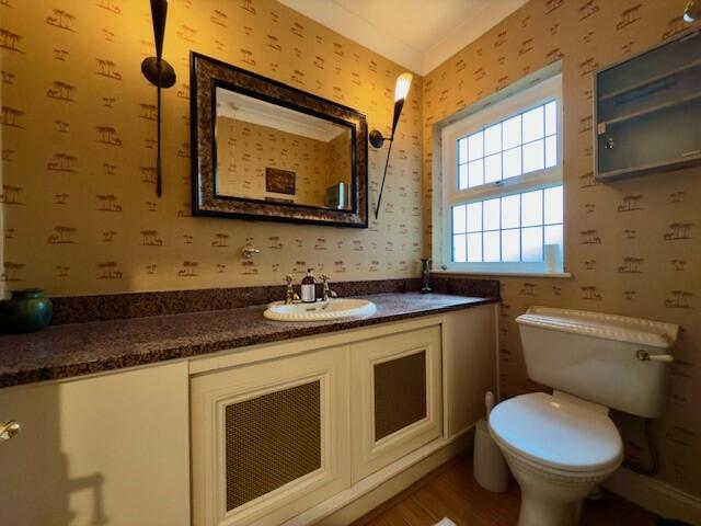 Cloakroom/wc