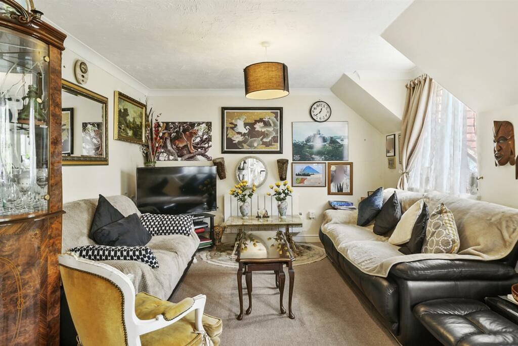 Flat 35, Bishops Court - TcbAxQwPdx6rFaGwHexe.jpg