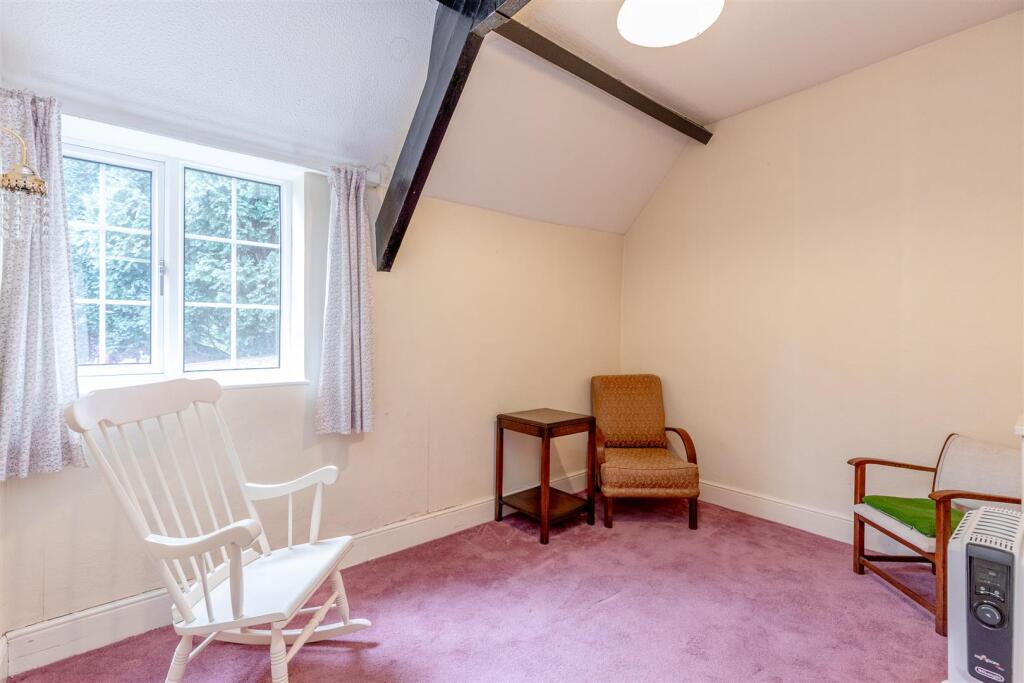 Over Lane, Almondsbury Bed 2.jpg