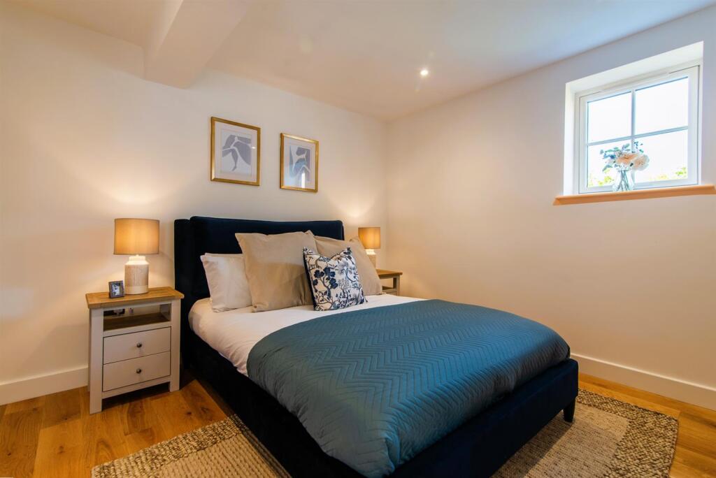 bed 1.jpg