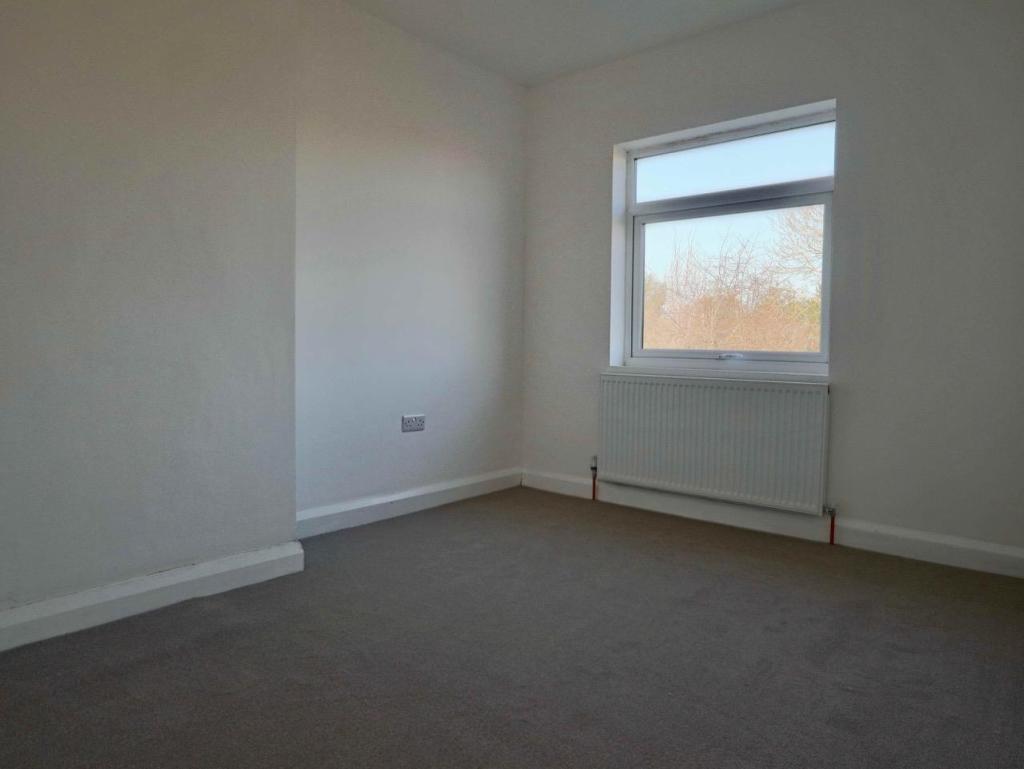 bedroom2.jpg