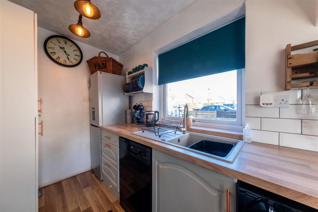 8 Farm Road-002.jpg