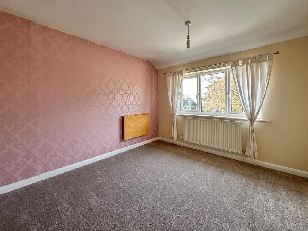 Second bedroom 1