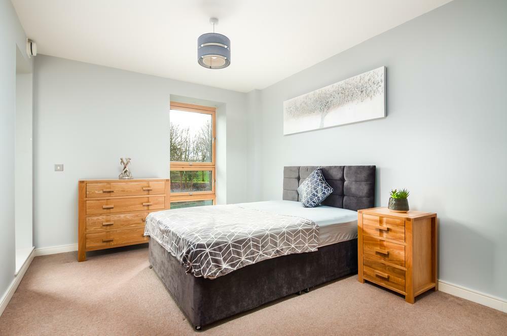 Bedroom1_1.jpg