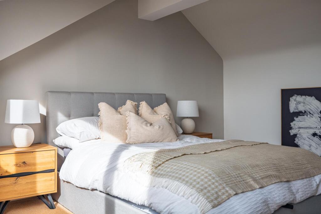 4 Bowness Ave-80.jpg