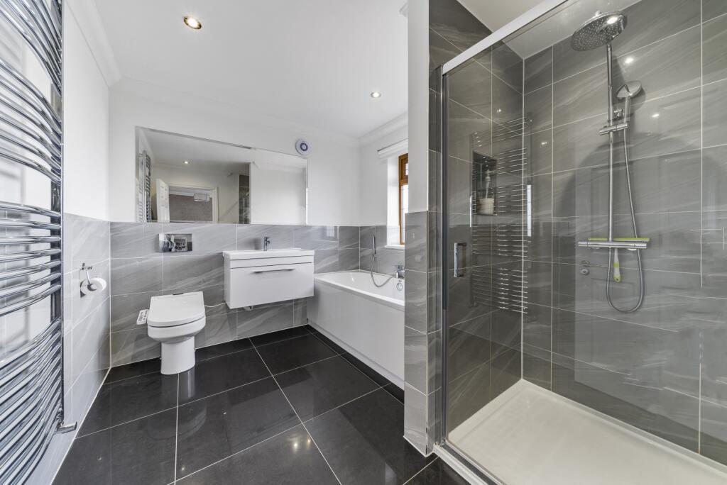 En-Suite to Bedroom