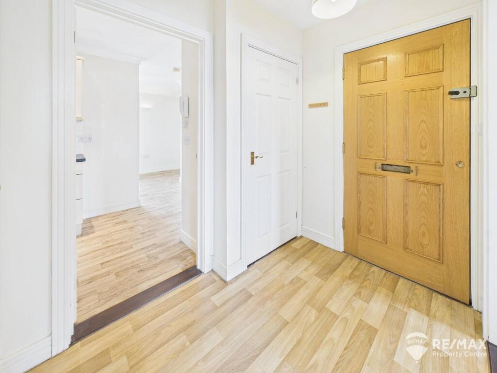 Entrance Hall 2.jpg
