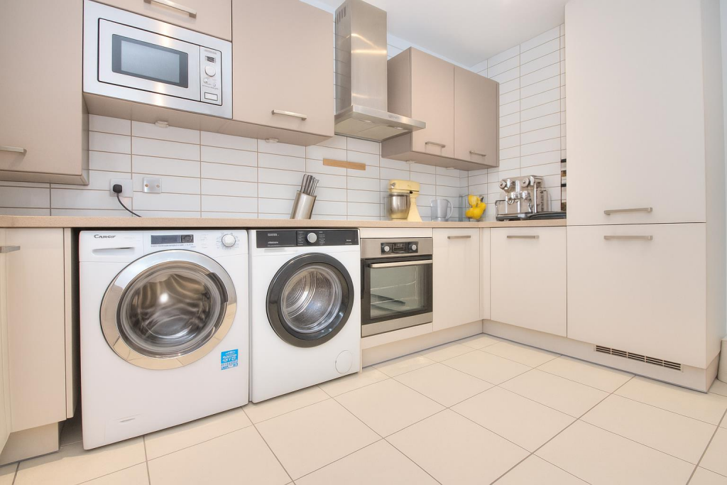 ChatGPT Image Oct 17, 2025, 09_21_47 AM.png