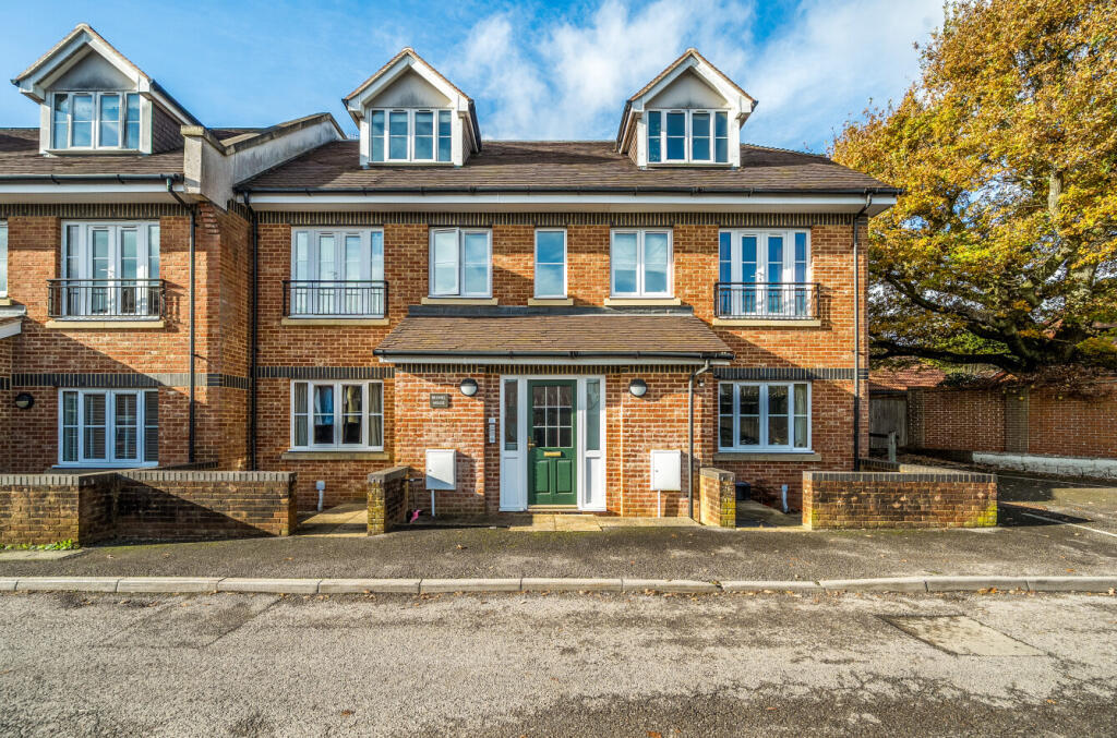 Wey Hill, Haslemere, Surrey, GU27