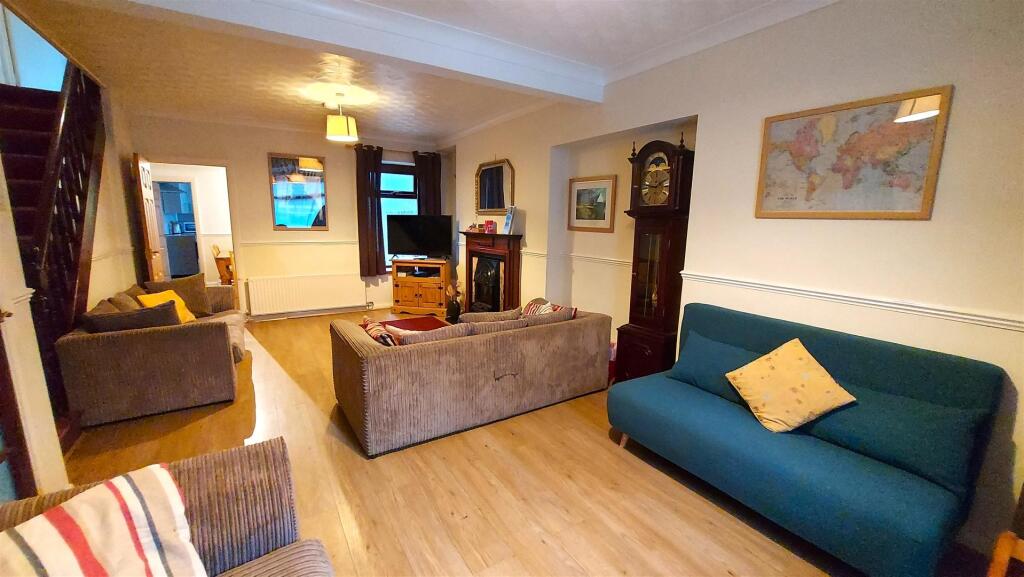 Lounge C.jpg