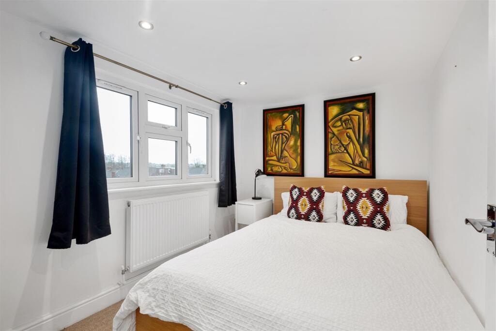 Wolsey Crescent
