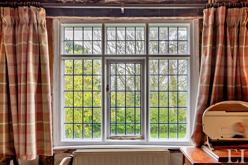 8594344-interiorW...