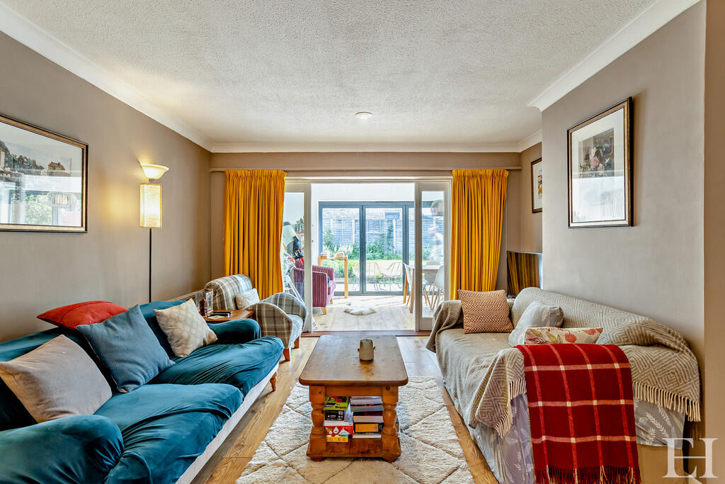 8645641-interiorW...