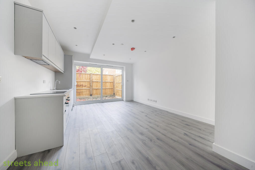 825589b2-7110-444...