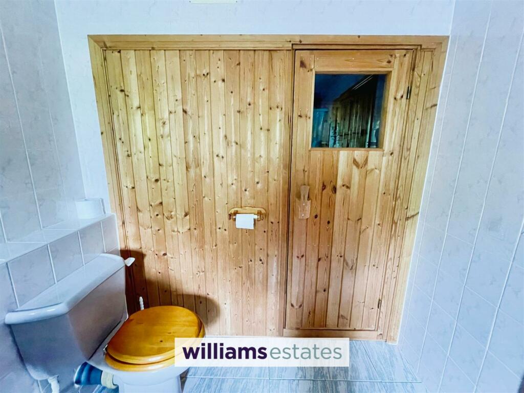 Master Bedroom Sauna