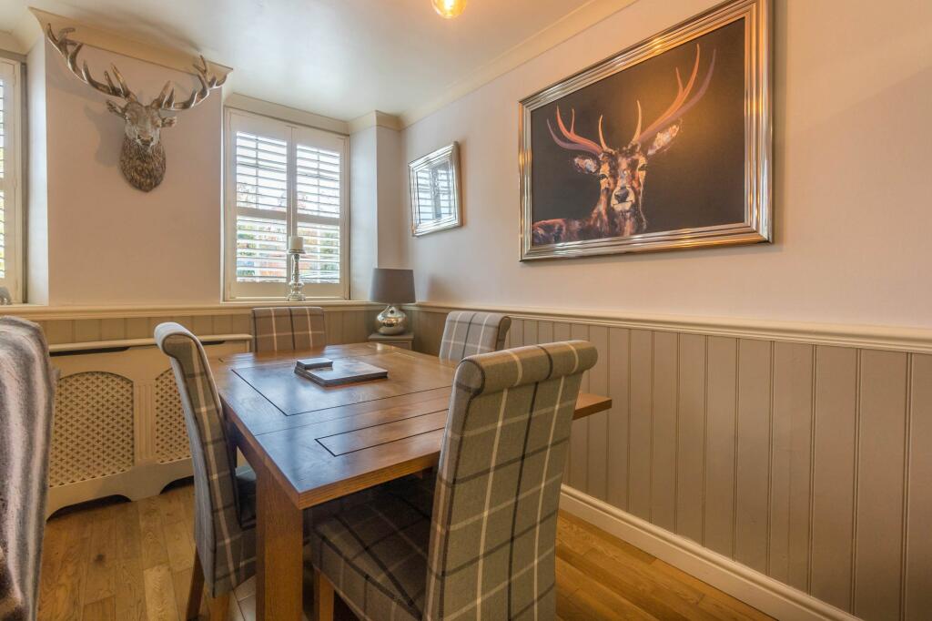 SITTING ROOM