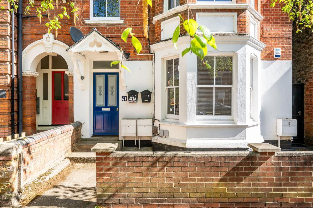 250417 - 41a Warwick Avenue, Bedford - 02