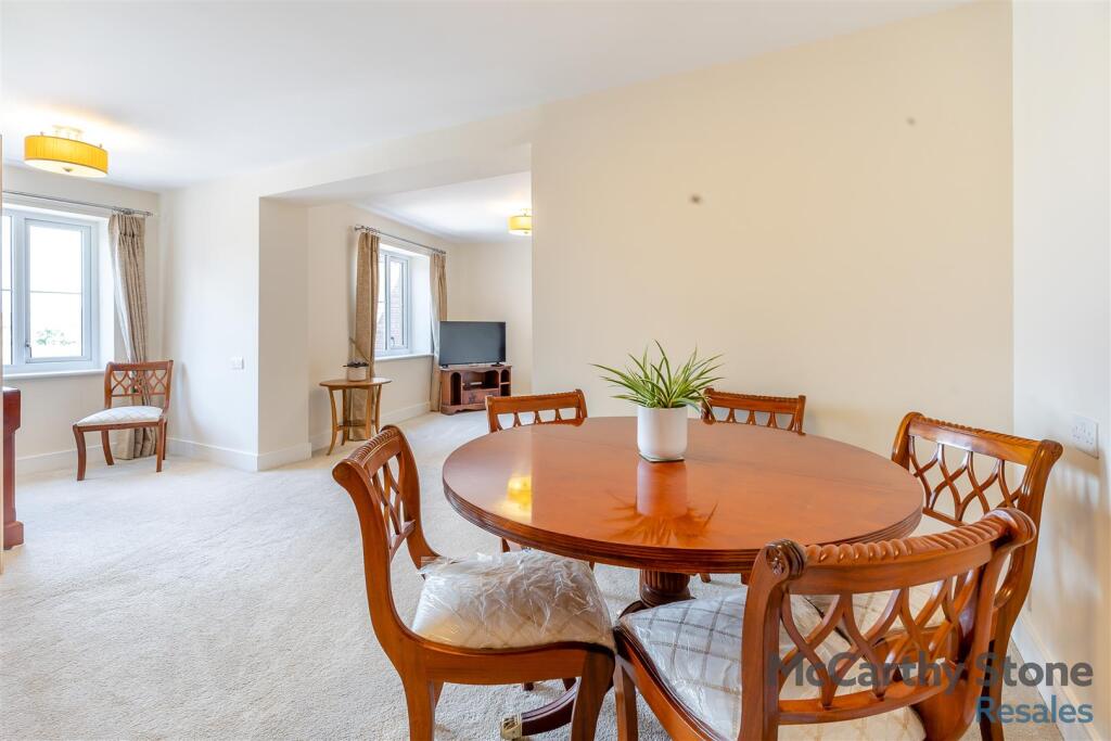 8648425-interior14.jpg