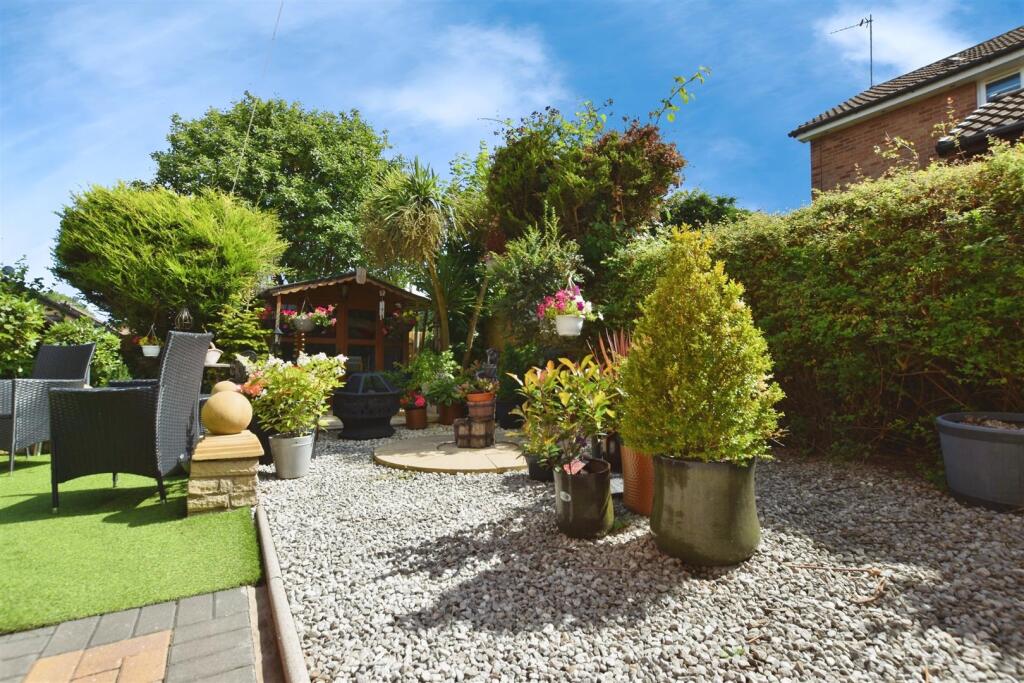 200e79c4-gdn 20shed.JPG