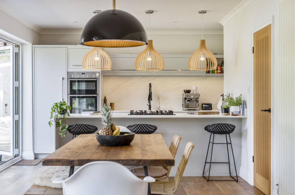 1336618-16-689606...