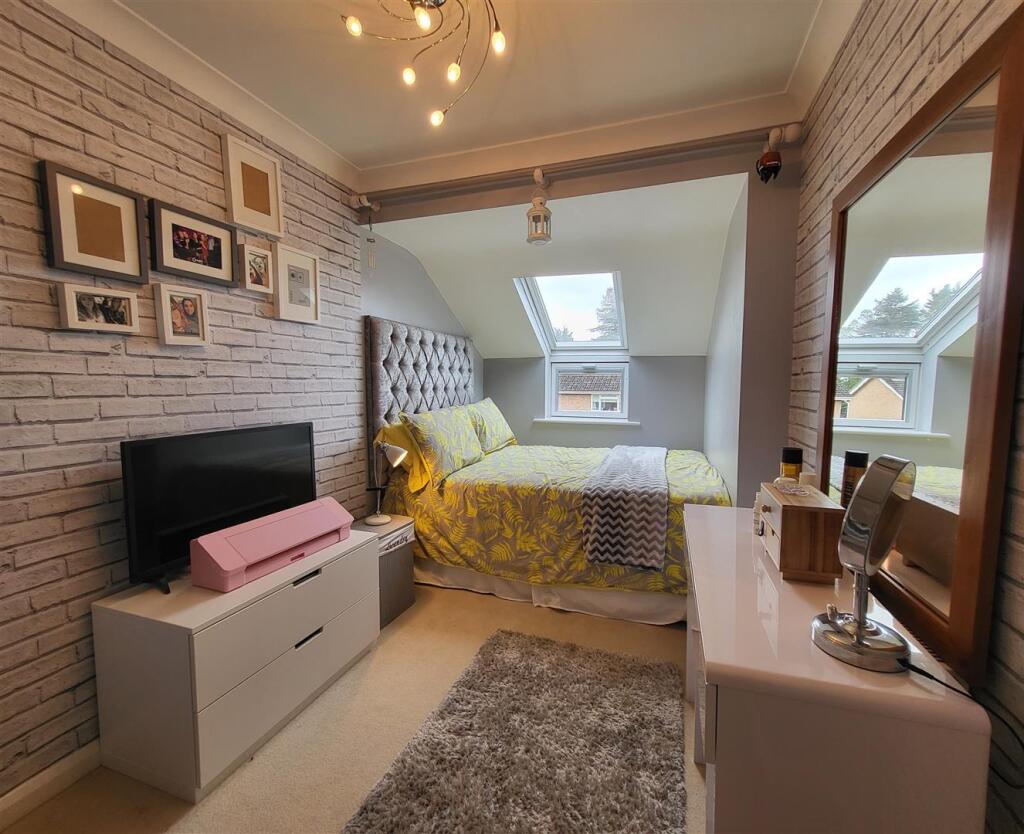 8. vJQ4mFbX70G9n2UtTZJp2g.jpg