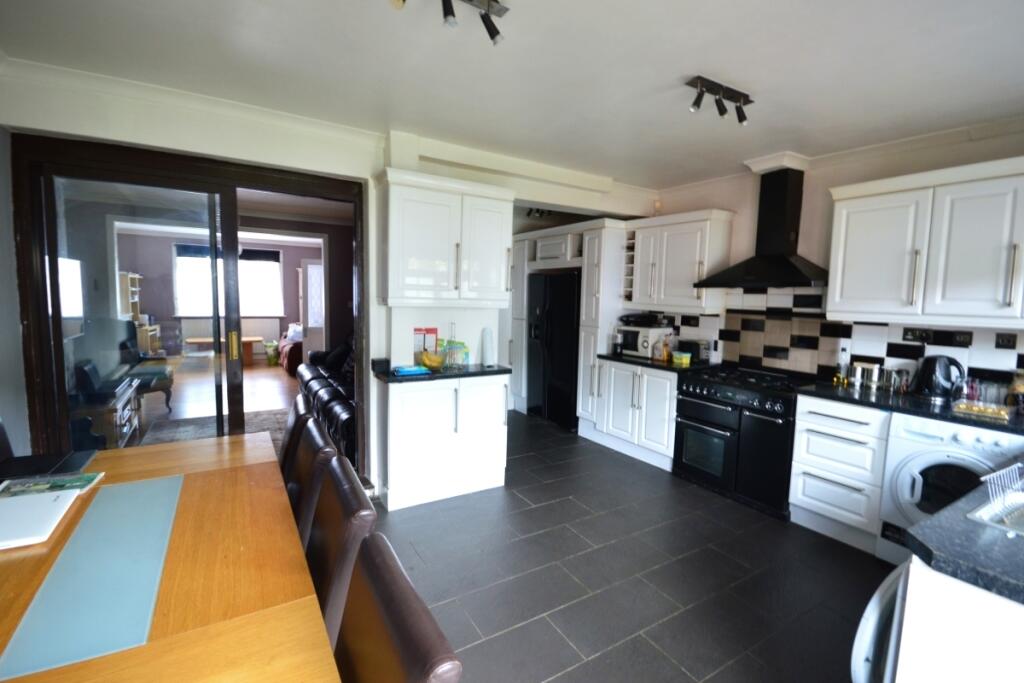 Kitchen / Dining Roo