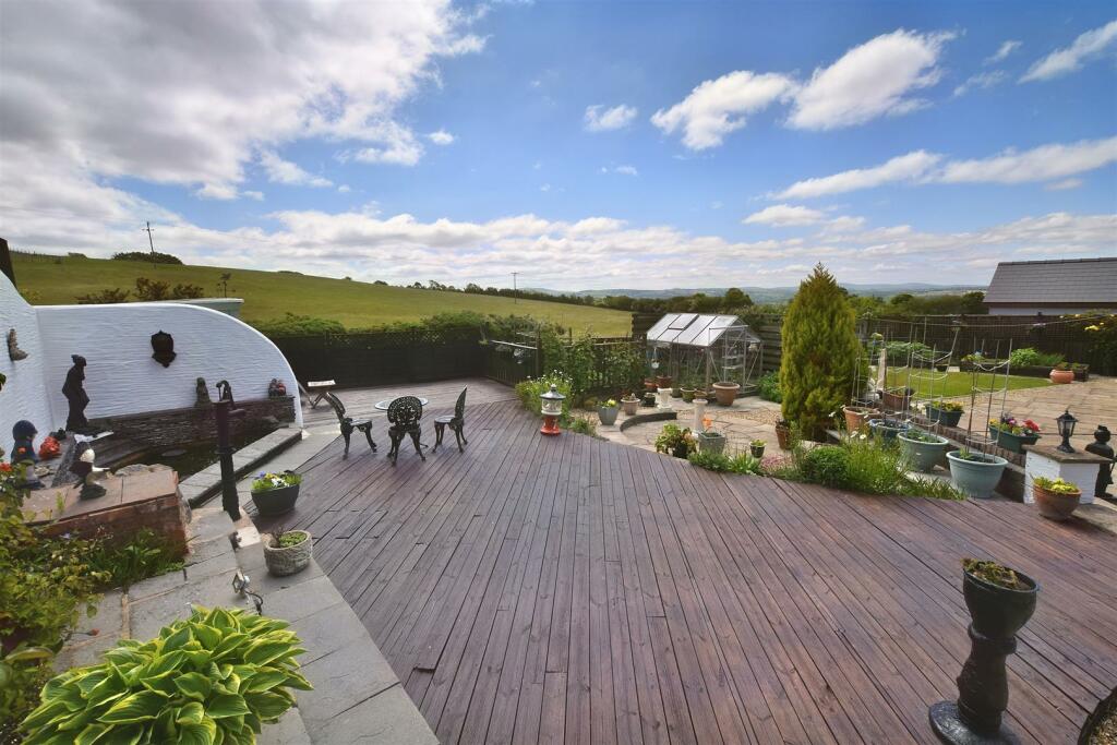 Garden / Decking