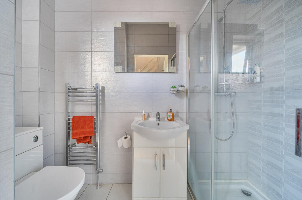 1372412-23-68ff97...