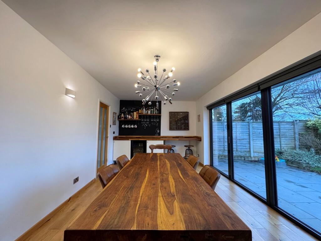 Lounge/Dining Room