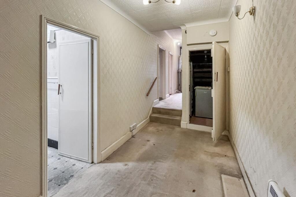 102 Swaby Road, Earlsfield, London SW18 3QZ