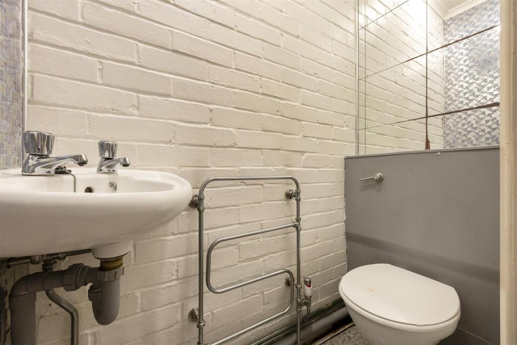 G/f Cloakroom