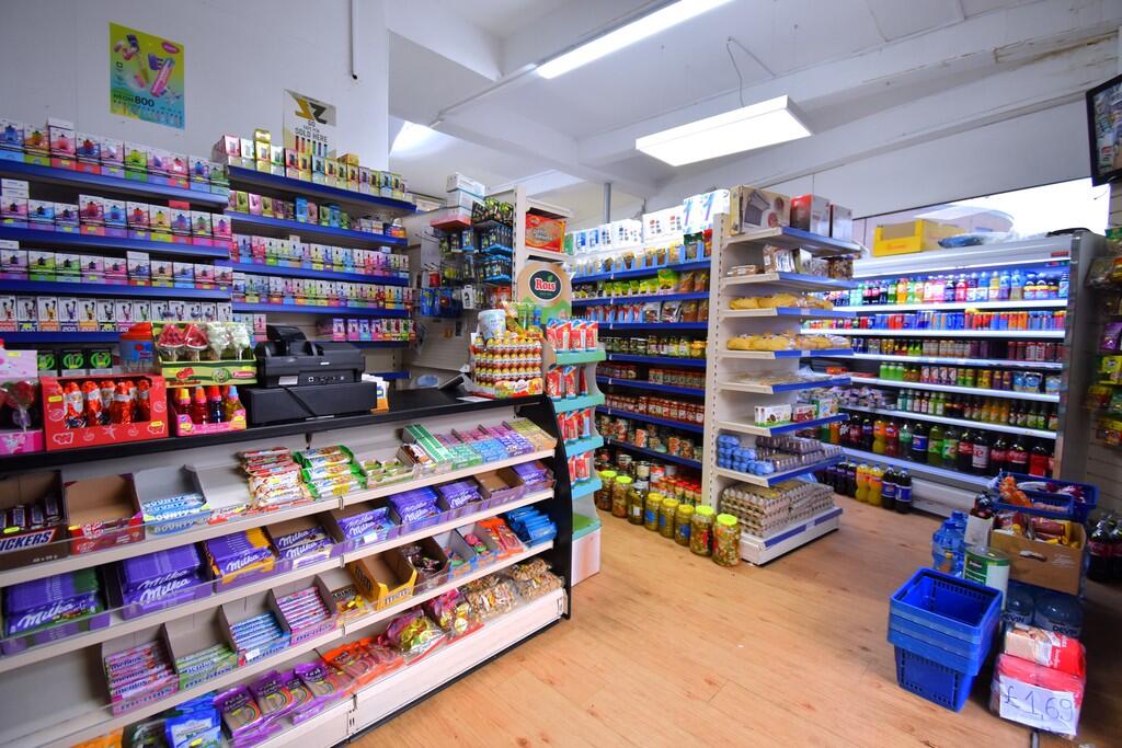 Shop1Entrance2