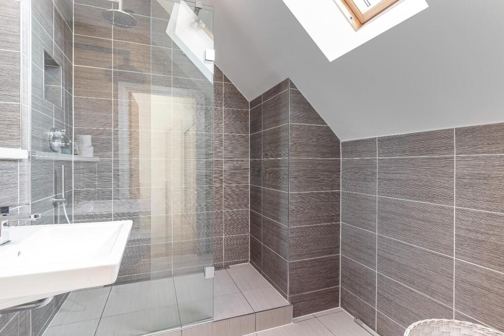 Master Bedroom Ensuite.jpg