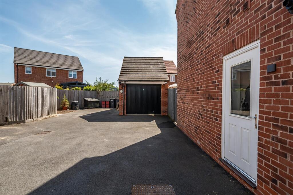 40 Woodcock Way, Ashby