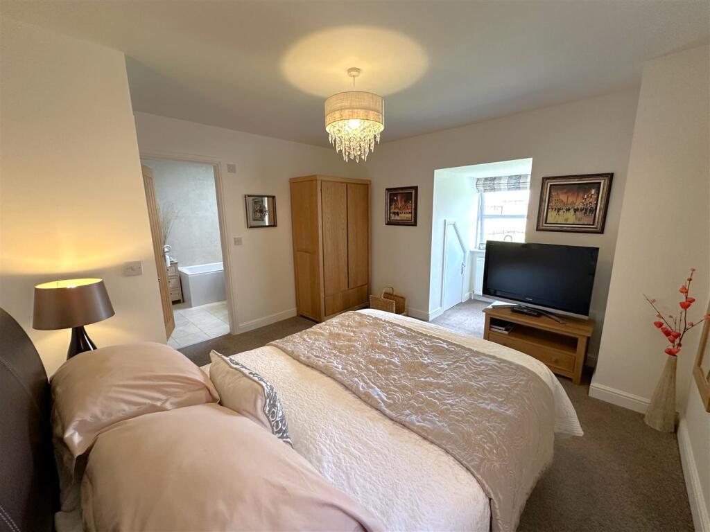 Second Bedroom Into En-Suite 355