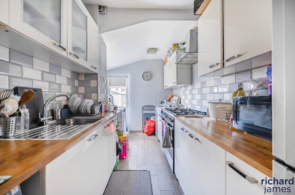 20b4b06a641a4d2abf4507f7320c7f86