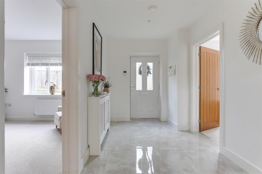 Redbank Close-23.jpg