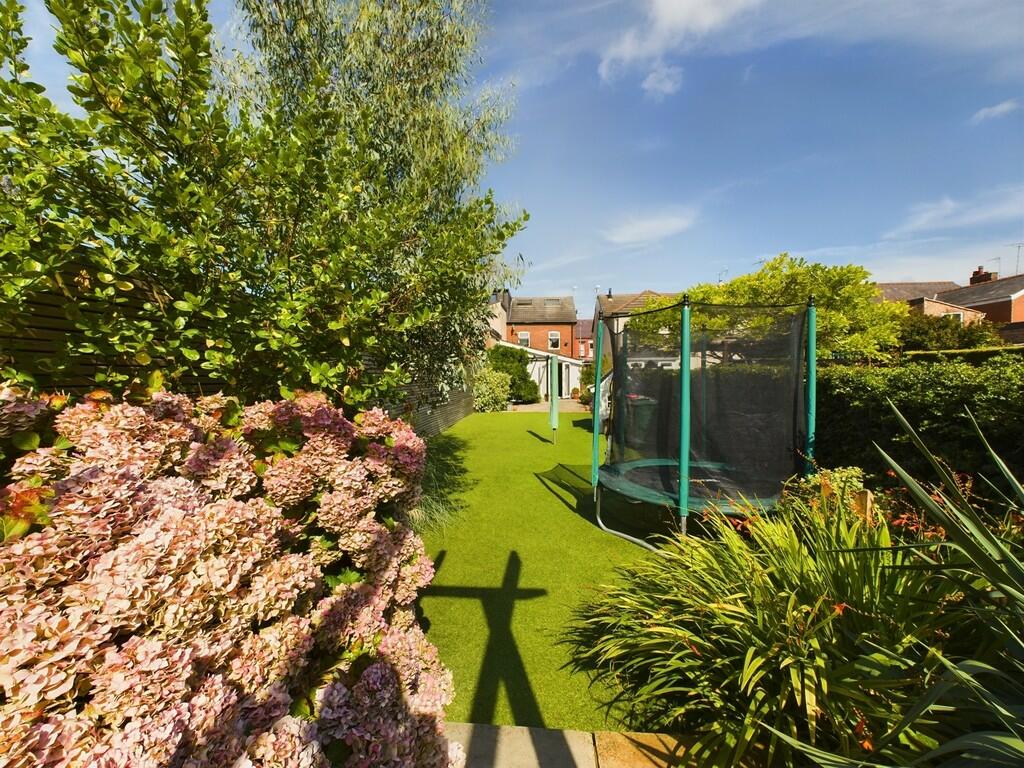 CAM02854G0-PR0218...