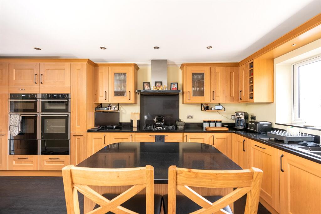 Kitchen/Breakfast Rm